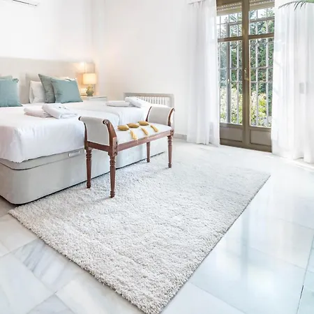 Villa Seaside Paradise With A Private Pool And Walking Distance To The *