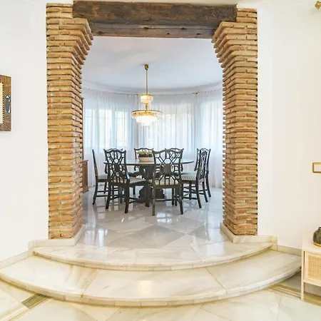 Seaside Paradise With A Private Pool And Walking Distance To The Marbella