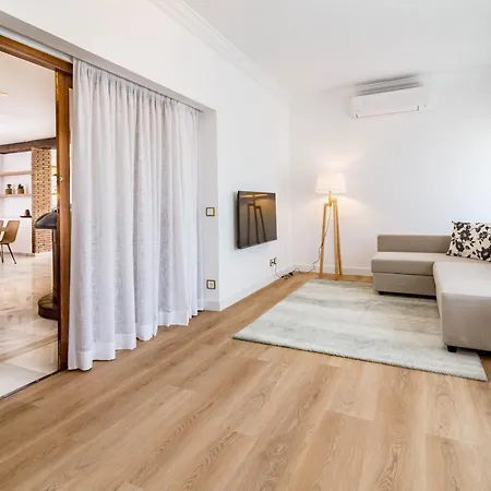 Seaside Paradise With A Private Pool And Walking Distance To The * Марбелья