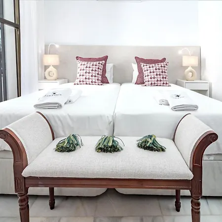 Villa Seaside Paradise With A Private Pool And Walking Distance To The Marbella