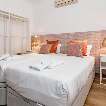 Seaside Paradise With A Private Pool And Walking Distance To The