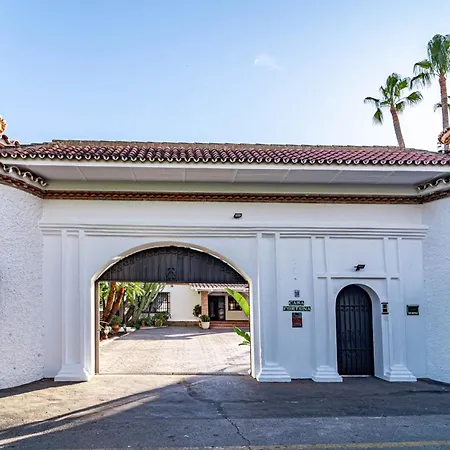 Seaside Paradise With A Private Pool And Walking Distance To The *