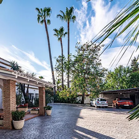 Seaside Paradise With A Private Pool And Walking Distance To The Villa *