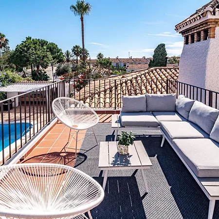 Villa Seaside Paradise With A Private Pool And Walking Distance To The *