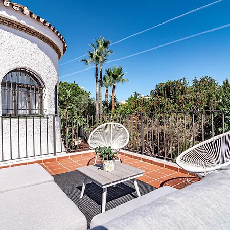 Seaside Paradise With A Private Pool And Walking Distance To The Marbella