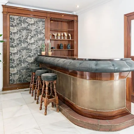 Villa Seaside Paradise With A Private Pool And Walking Distance To The *