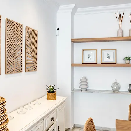 Seaside Paradise With A Private Pool And Walking Distance To The Marbella