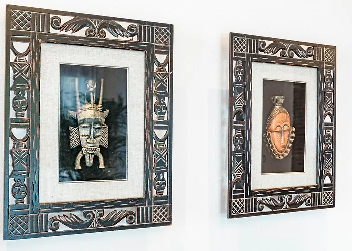 Seaside Paradise With A Private Pool And Walking Distance To The