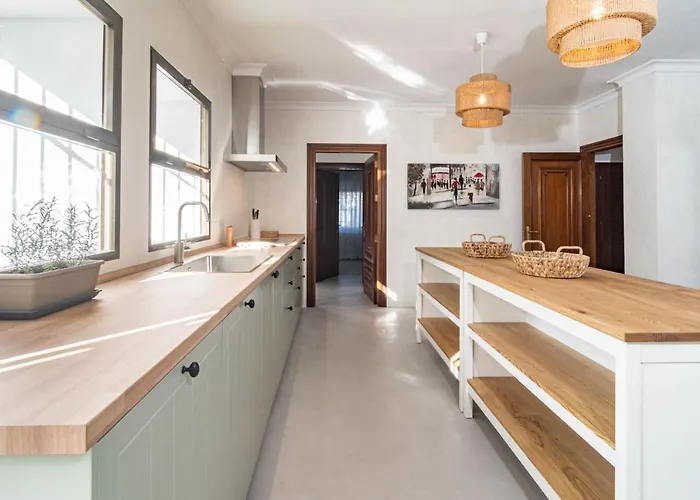 Seaside Paradise With A Private Pool And Walking Distance To The Вілла *