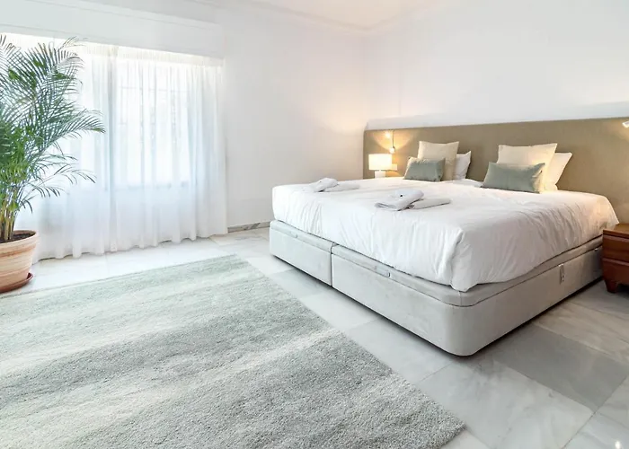 Вілла Seaside Paradise With A Private Pool And Walking Distance To The *