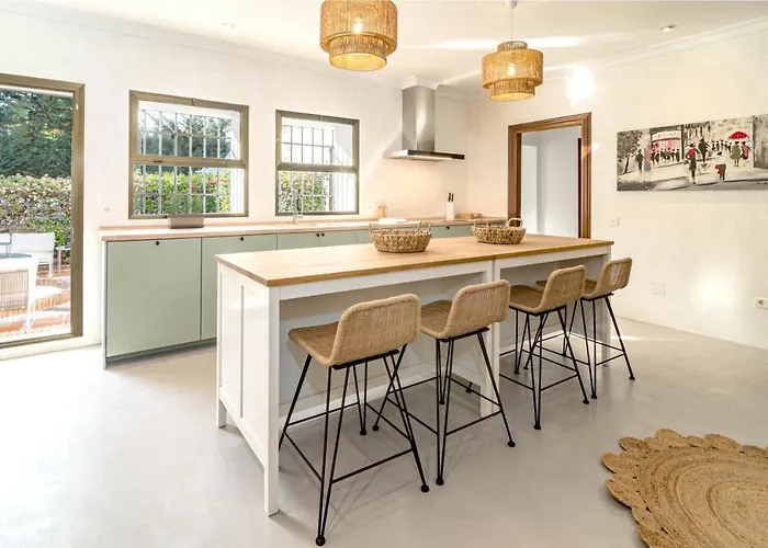 Seaside Paradise With A Private Pool And Walking Distance To The Willa *