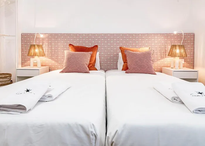 Seaside Paradise With A Private Pool And Walking Distance To The