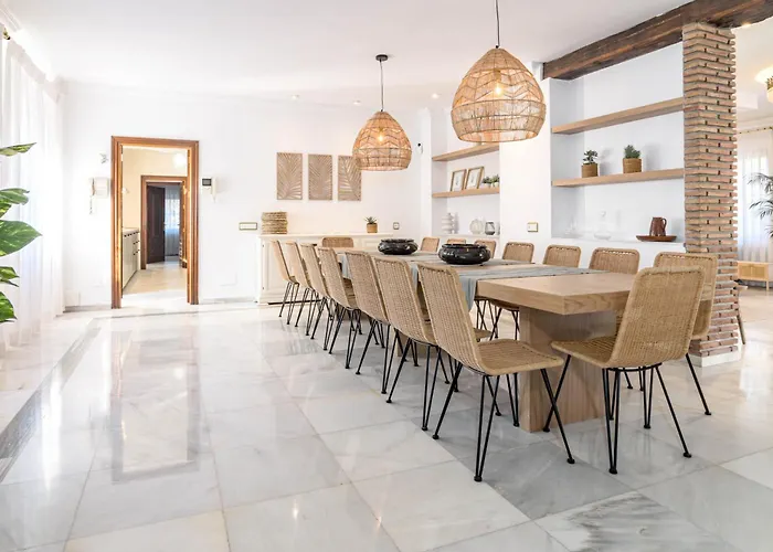 Seaside Paradise With A Private Pool And Walking Distance To The