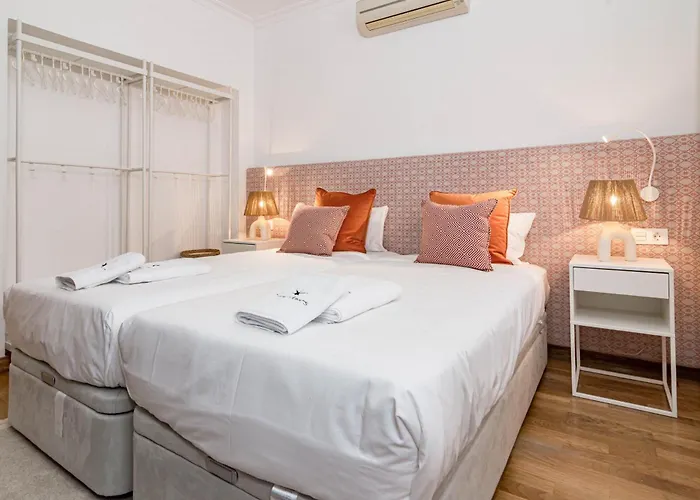 Seaside Paradise With A Private Pool And Walking Distance To The