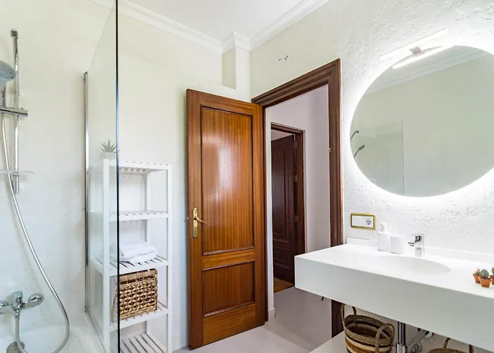 Вілла Seaside Paradise With A Private Pool And Walking Distance To The *