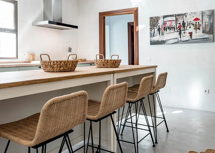 Seaside Paradise With A Private Pool And Walking Distance To The Вілла *