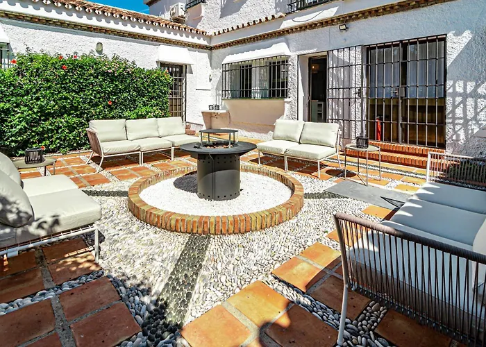 Seaside Paradise With A Private Pool And Walking Distance To The Willa Marbella