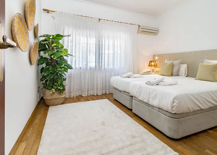 Seaside Paradise With A Private Pool And Walking Distance To The Вілла Марбелья