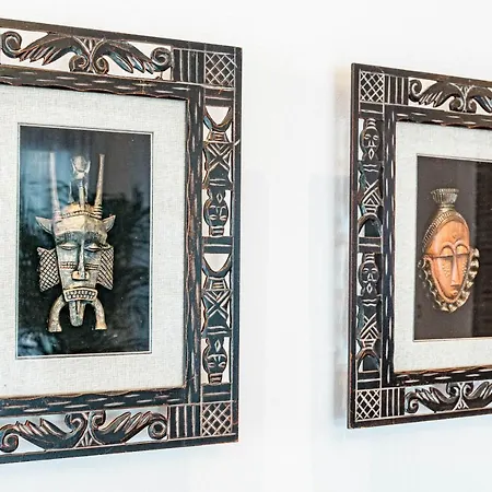 Seaside Paradise With A Private Pool And Walking Distance To The