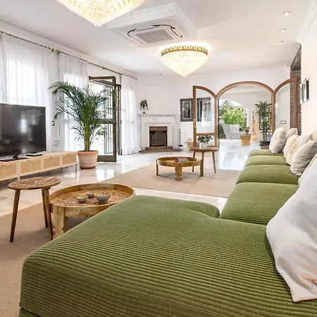 Seaside Paradise With A Private Pool And Walking Distance To The فيلة ماربيا