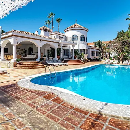 别墅 Seaside Paradise With A Private Pool And Walking Distance To The