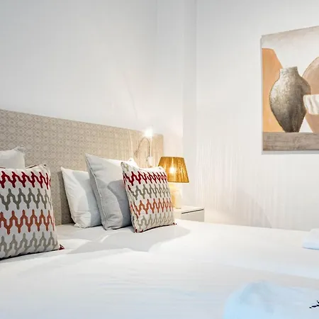 Seaside Paradise With A Private Pool And Walking Distance To The 别墅 *