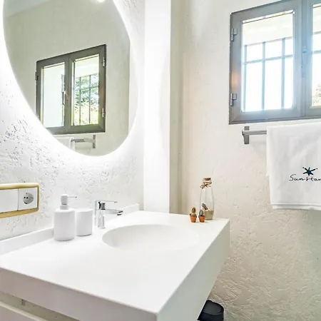 别墅 Seaside Paradise With A Private Pool And Walking Distance To The *