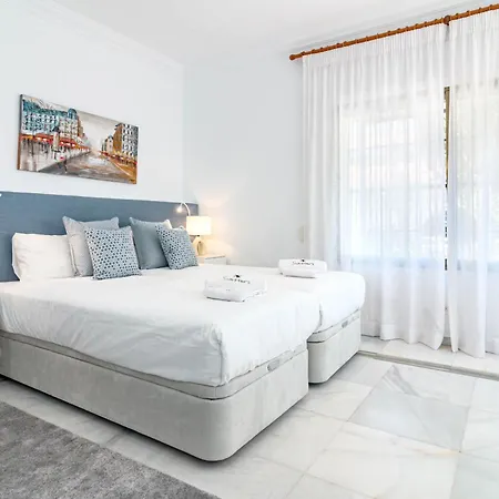 Seaside Paradise With A Private Pool And Walking Distance To The 别墅 马尔韦利亚