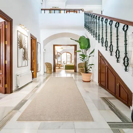 Villa Seaside Paradise With A Private Pool And Walking Distance To The Marbellac